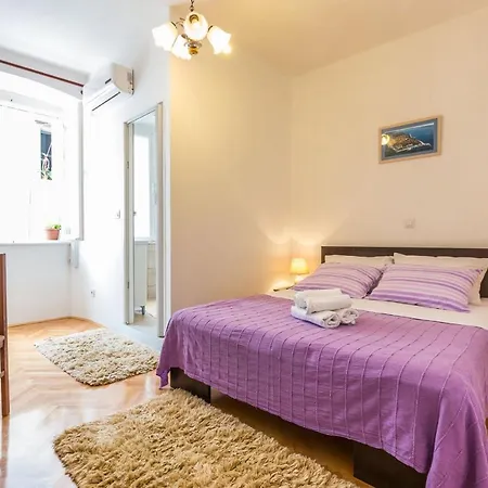 Mila Room In Old Town Centre